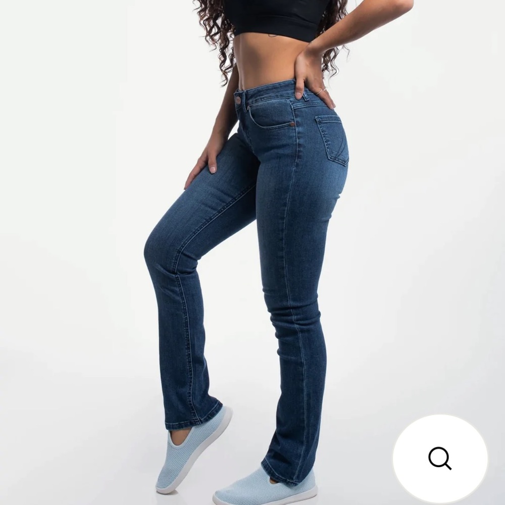 Barbell- Womens Bootcut Athletic Fit Jeans